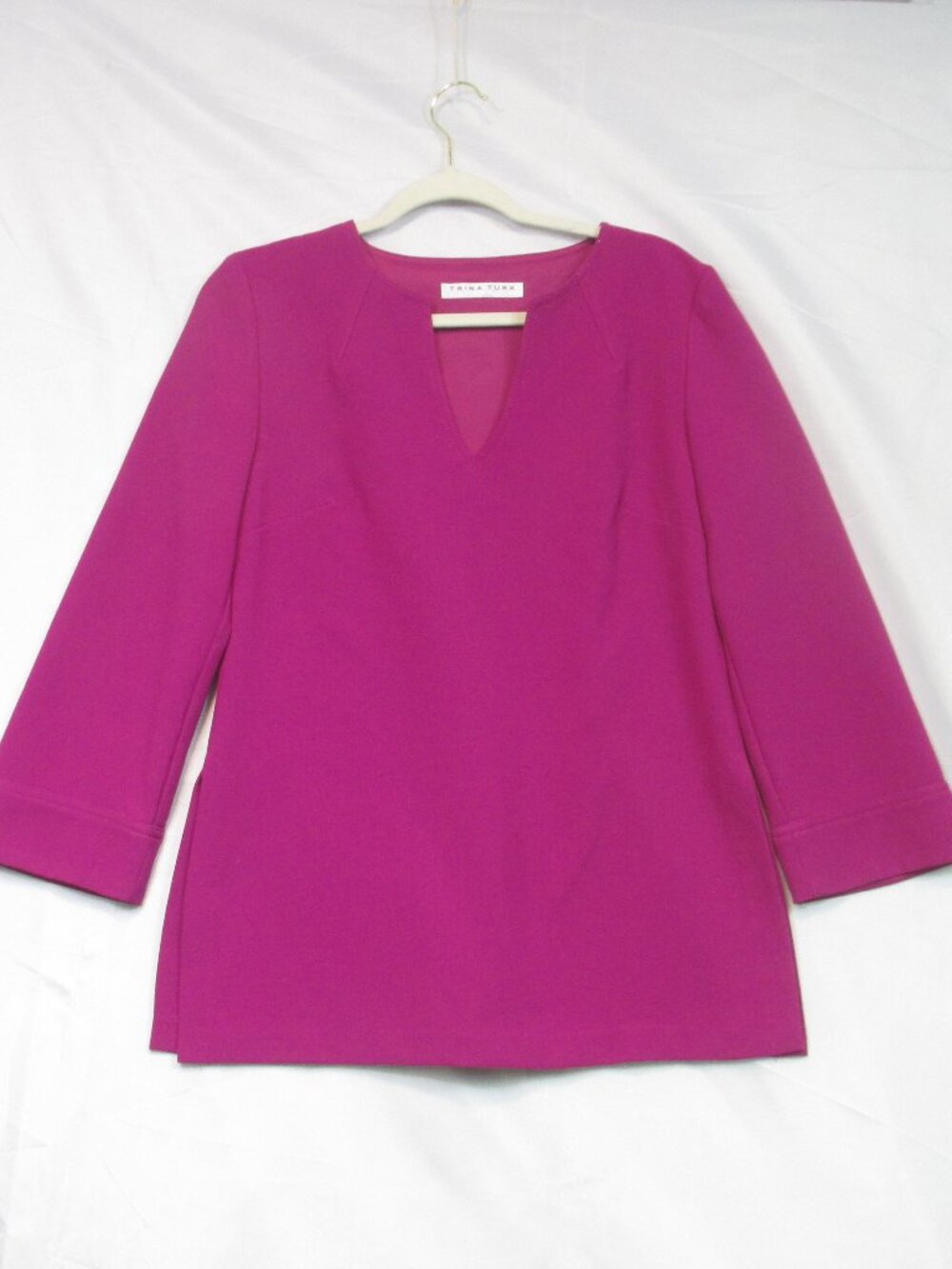 Trina Turk Los Angeles Magenta Tunic Top V Neck 70s Mod Long Sleeve Size M‎